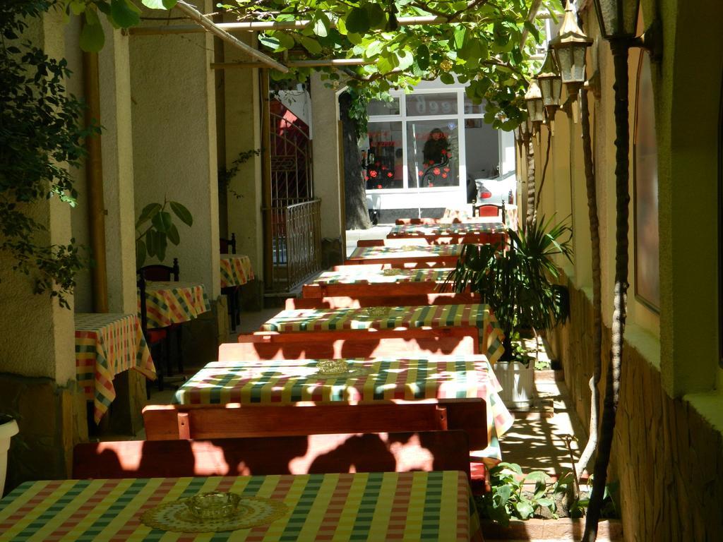 נסבר Family Hotel Andreev מראה חיצוני תמונה