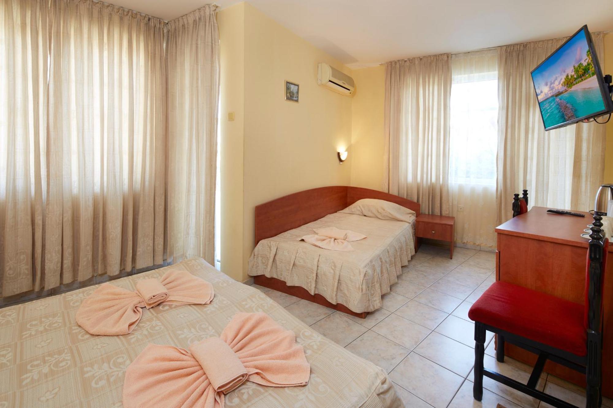 נסבר Family Hotel Andreev מראה חיצוני תמונה