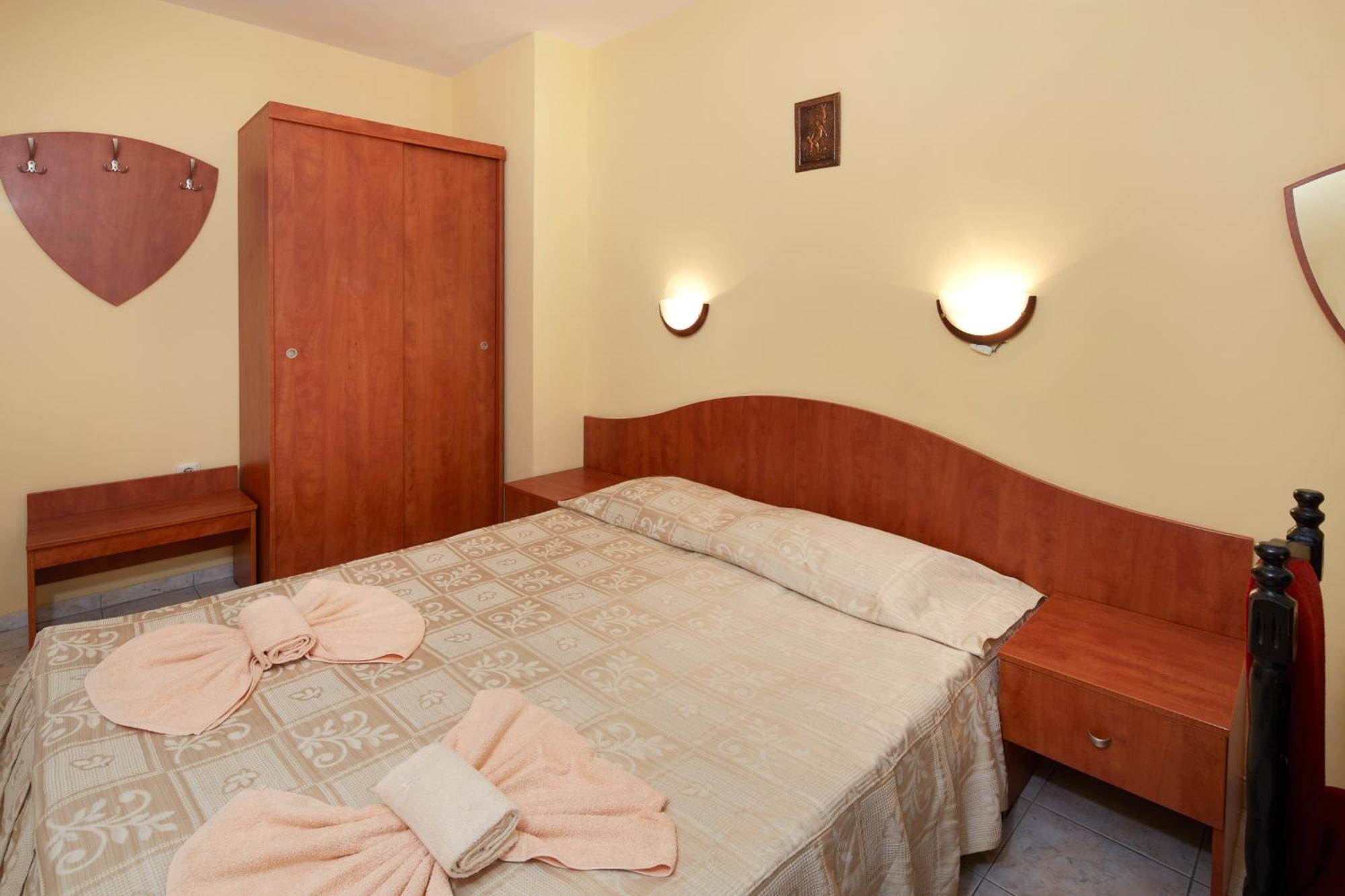 נסבר Family Hotel Andreev מראה חיצוני תמונה