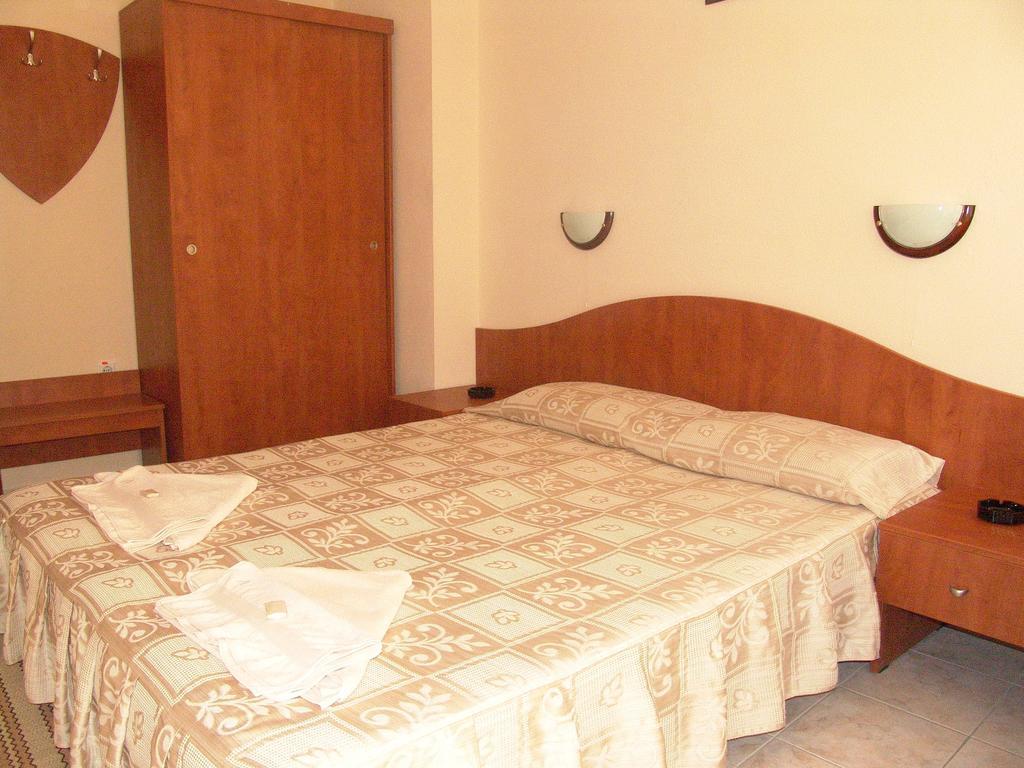 נסבר Family Hotel Andreev חדר תמונה
