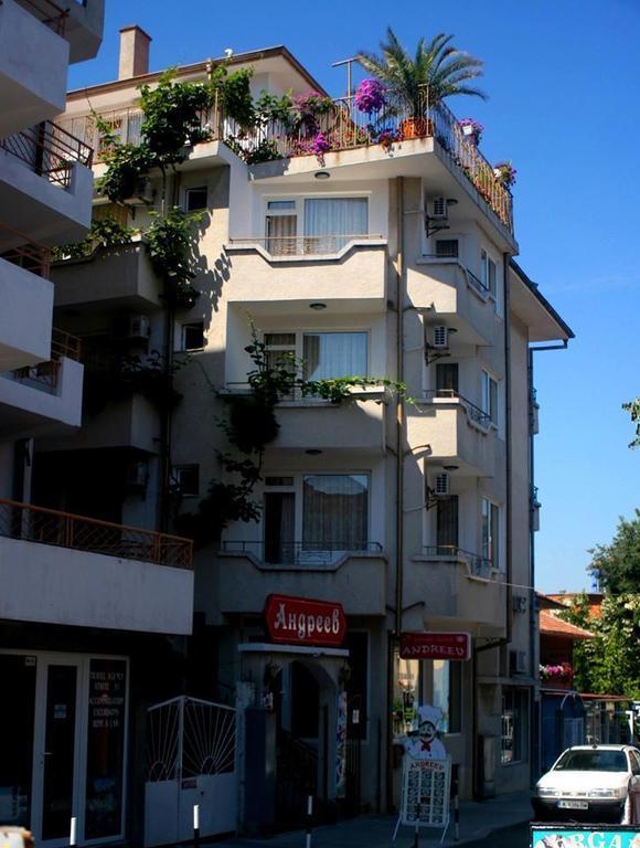 נסבר Family Hotel Andreev מראה חיצוני תמונה